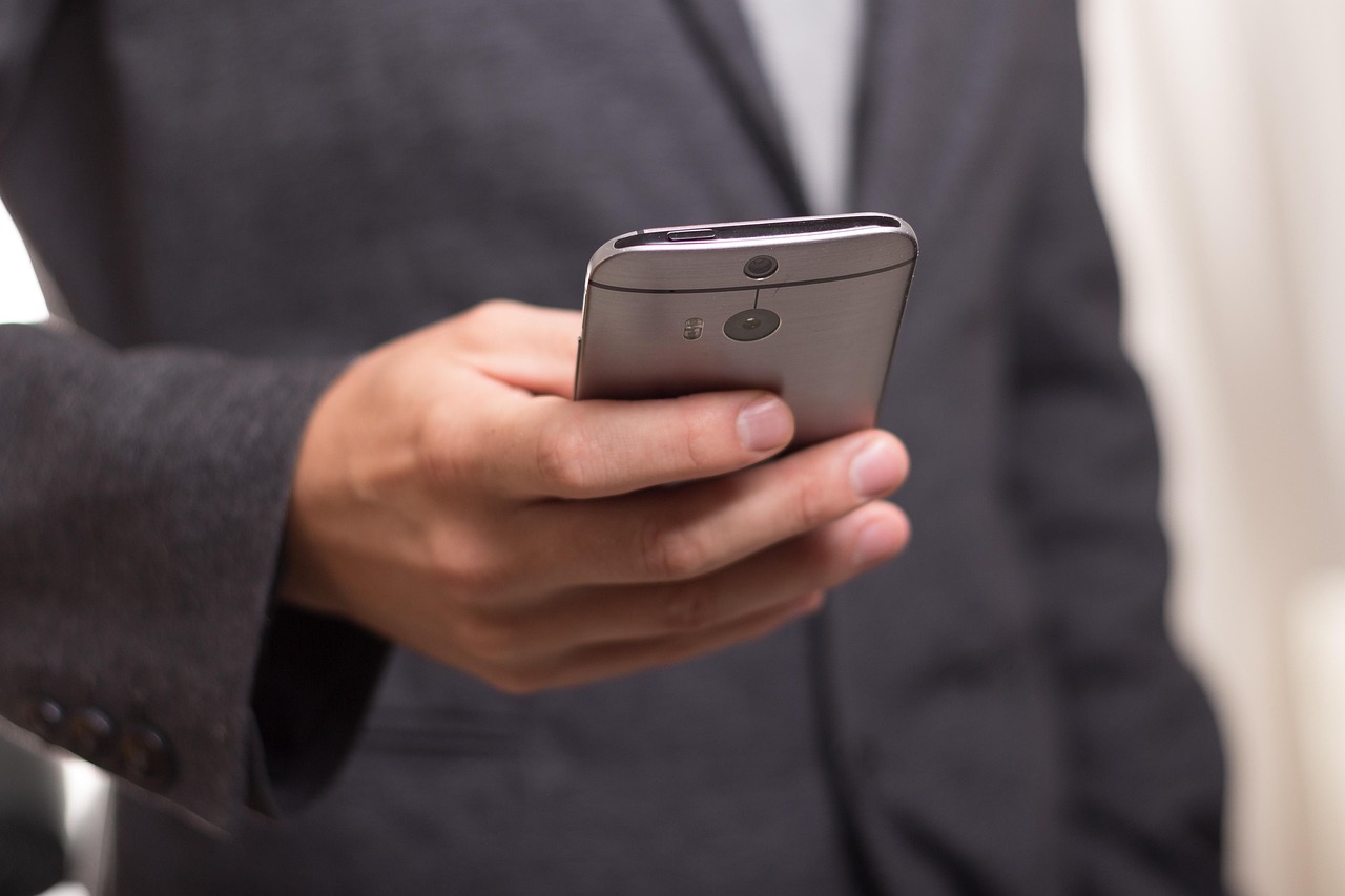 découvrez les smartphones pliables : une innovation technologique qui allie design moderne et fonctionnalités avancées. explorez les avantages, les modèles disponibles et la manière dont ces appareils révolutionnent notre utilisation quotidienne.